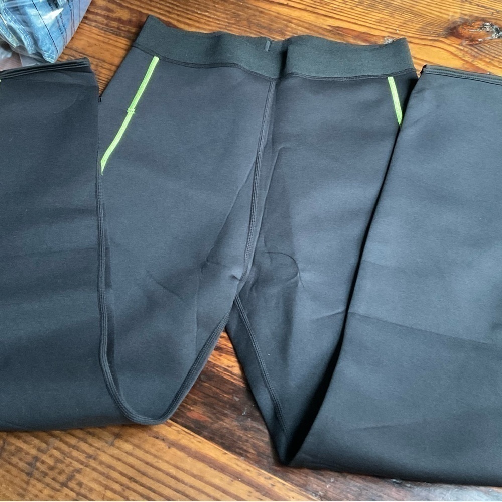 Running Black and Green Leggings